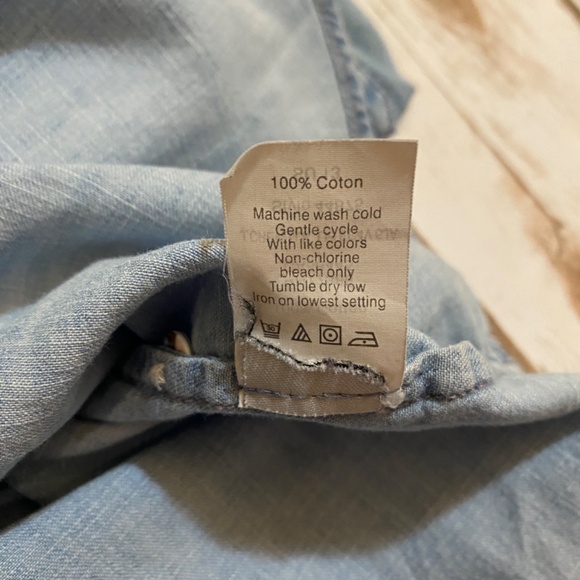 J. Crew Keeper Chambray Denim Button Down Shirt With Chest Pockets Size 4 - Picture 4 of 5